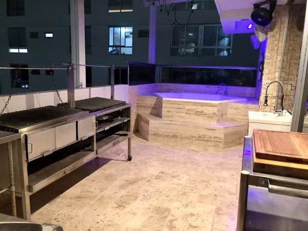 Apartamento Semi amueblado de 3 niveles Tipo Loft  // Penthouse San Francisco