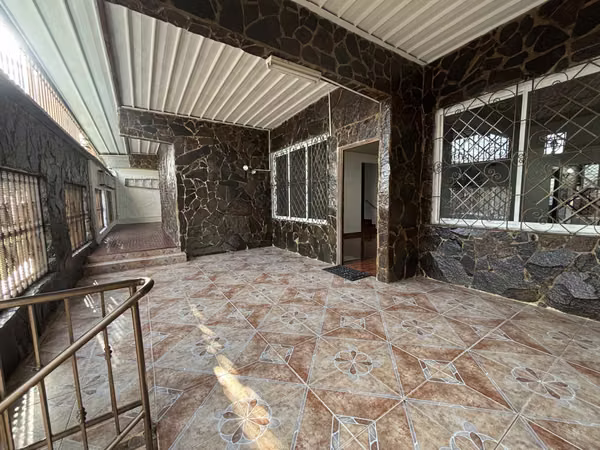 Propiedad Única en Betania Dos Casas Independientes Venta Plus
