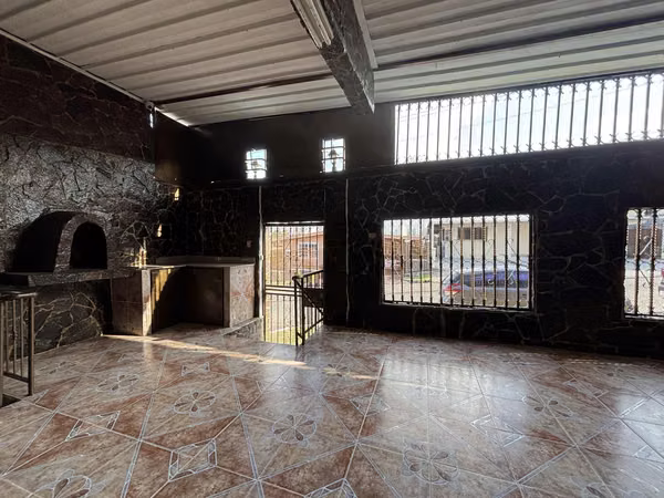 Propiedad Única en Betania Dos Casas Independientes Venta Plus