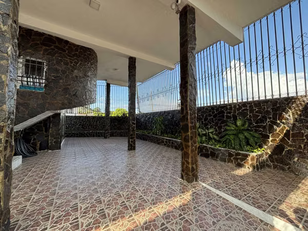 Propiedad Única en Betania Dos Casas Independientes Venta Plus