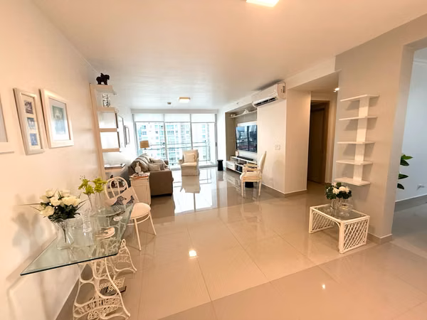 Apartment for sale in El Cangrejo PH Zaphiro – Spacious, balcony, amenities
