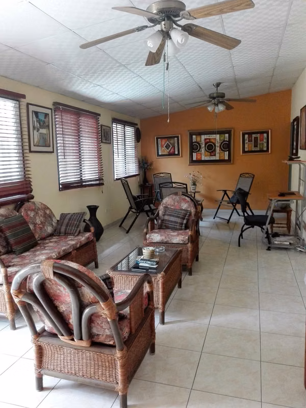 Vendo amplia casa 565mt2. ( 2 niveles) , Villa Lucre