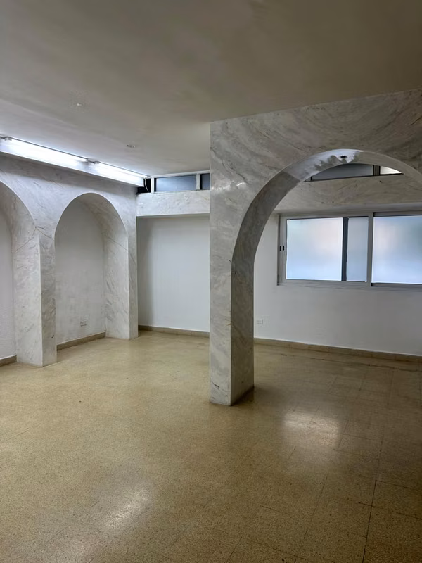 Propiedad exclusiva de uso mixto en Paitilla con Piscina