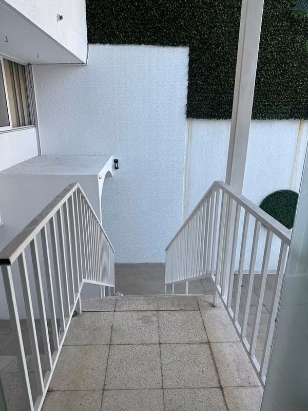 Propiedad exclusiva de uso mixto en Paitilla con Piscina
