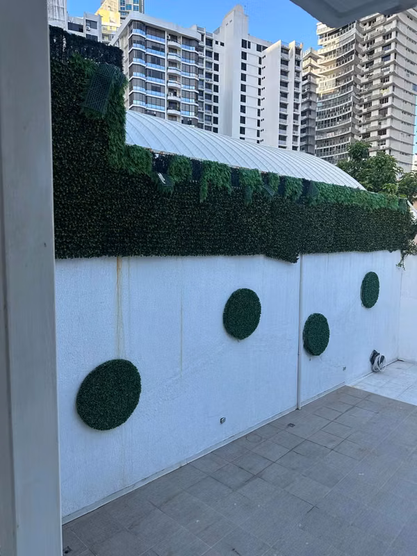 Propiedad exclusiva de uso mixto en Paitilla con Piscina