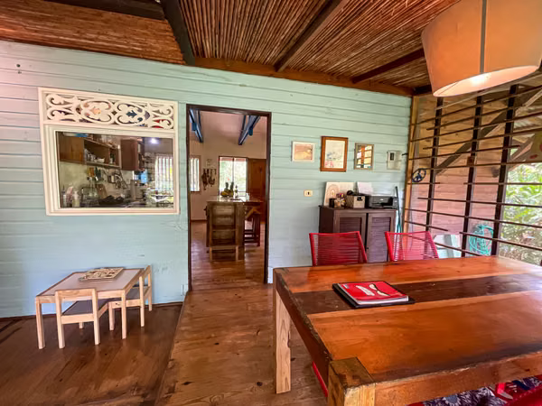 BEACH HOUSE FOR SALE ISLAND COLON BOCAS DEL TORO