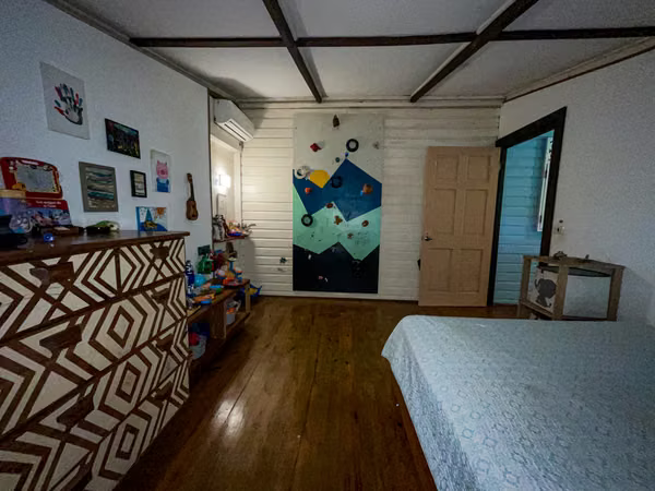 BEACH HOUSE FOR SALE ISLAND COLON BOCAS DEL TORO