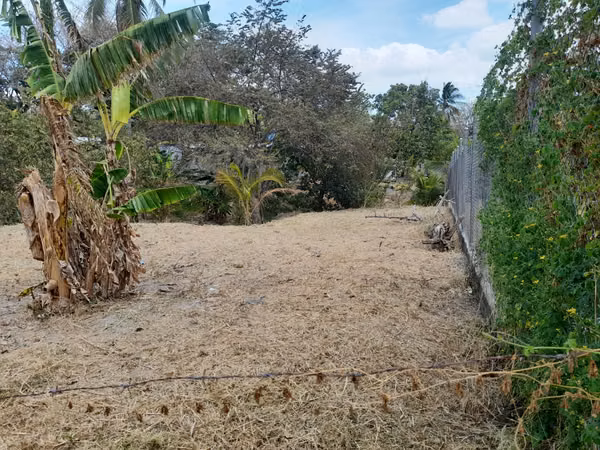Vendo terreno 850mt2, titulado. San Carlos, El arenal