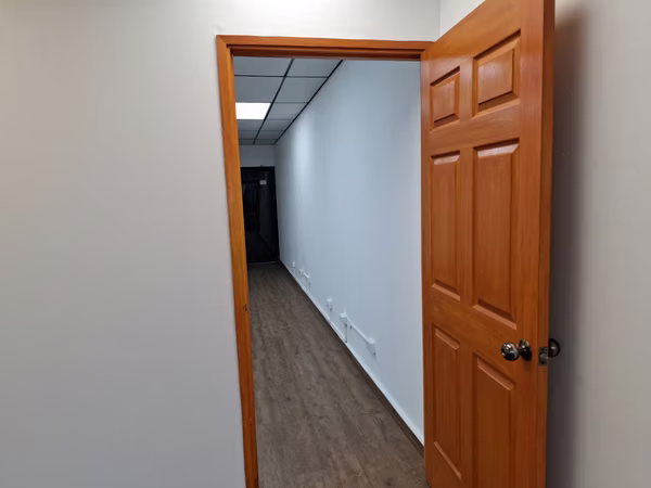 OFICINAS 47 MTS / DISPONIBLES $ 600.00 / UN MES GRATIS