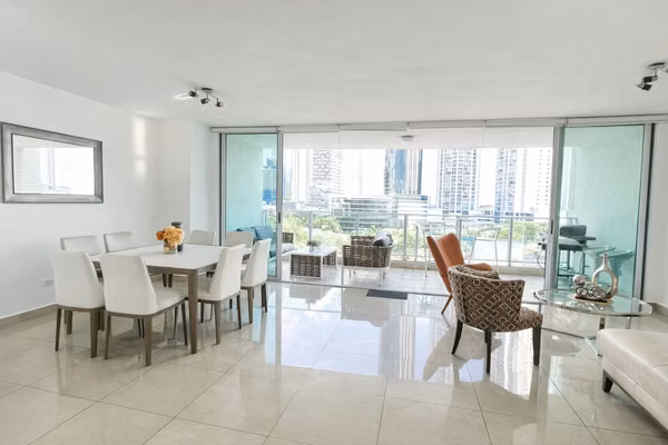 PH Sevilla - 188 m² bien distribuidos | PH consolidado | $324,000