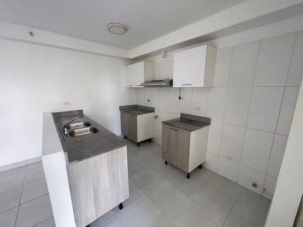 APARTMENT FOR SALE IN METROPOLITAN PARK IN SPAIN - JS