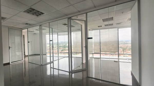 Se alquila oficina en PH Torre Aseguradora Ancón, Costa del Este
