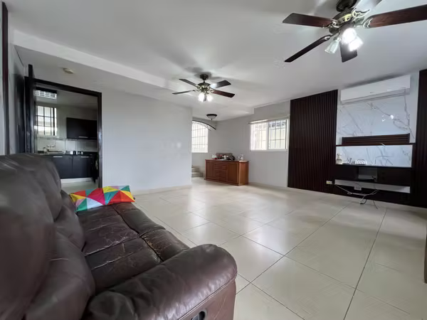 SE VENDE CASA – BOSQUES DE LAS CIBELES, ALTOS DE PANAMÁ