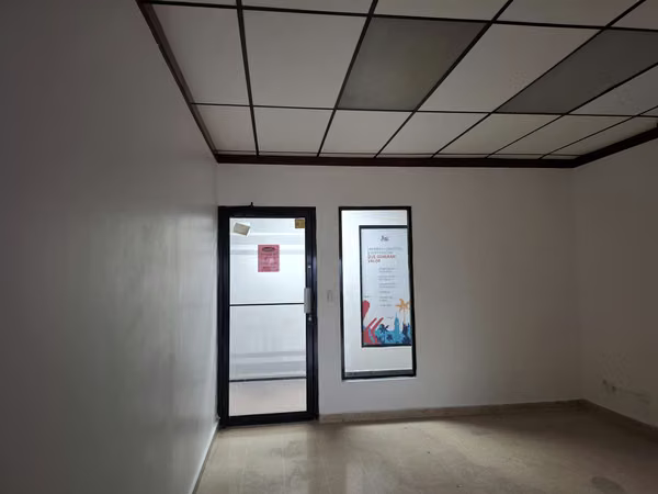 Oficina Disponible Plaza Aventura 49 mts