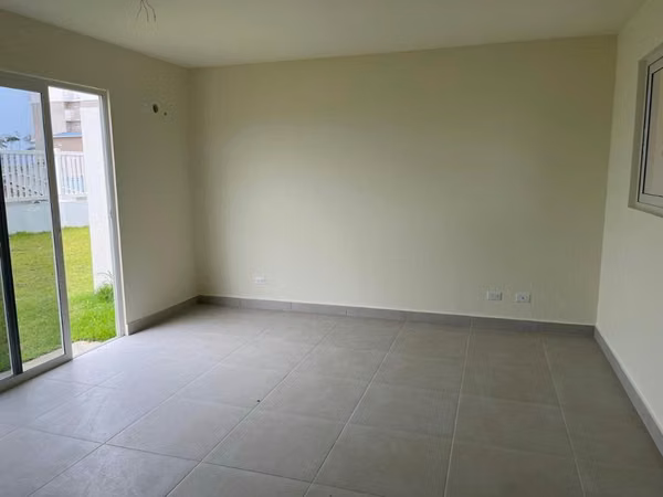 VENDO HERMOSA CASA EN PLAYA DORADA VACAMONTE