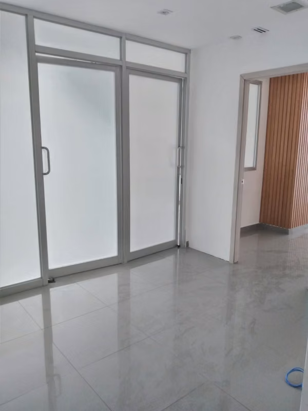 ALQUILO OFICINA EN COSTA DEL ESTE