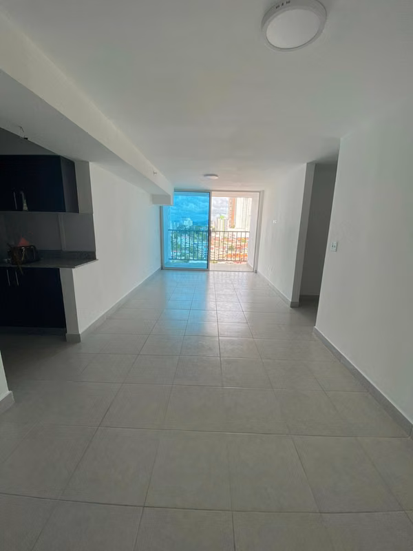Vendo, apto. moderno $ 135k, 3rec, 2baños, balcón, piso alto