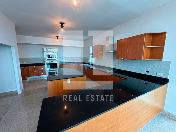 Apartamento en PH Pradera, Altos del Golf