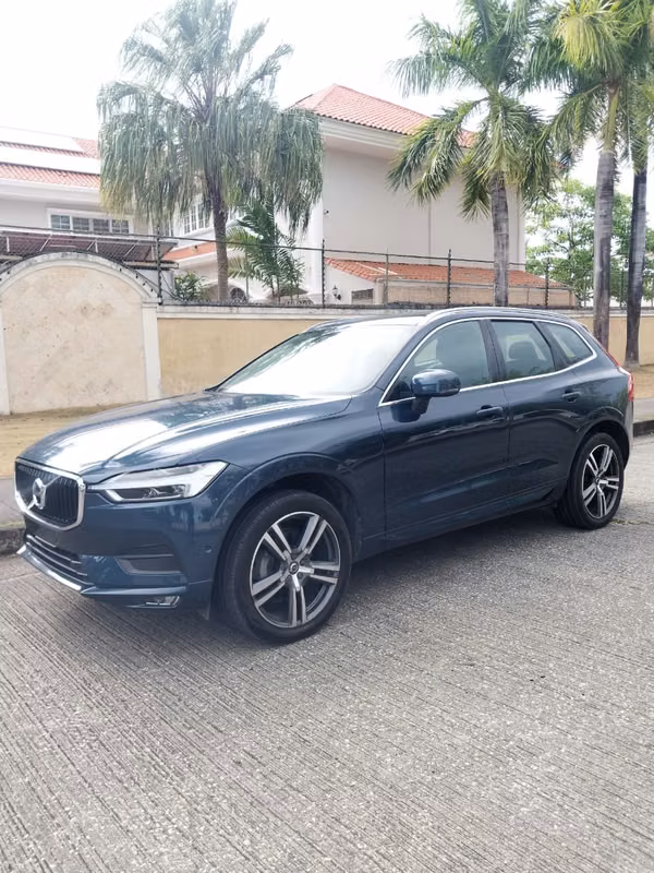 Se vende Volvo XC60 T5 Polestar Plus AWD 2018 full extras con 89,377 kms, cuenta con motor 2.0L turbo de 4 cilindros y tracción AWD