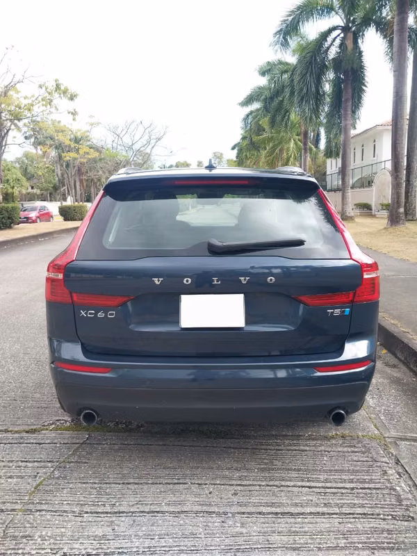 Se vende Volvo XC60 T5 Polestar Plus AWD 2018 full extras con 89,377 kms, cuenta con motor 2.0L turbo de 4 cilindros y tracción AWD