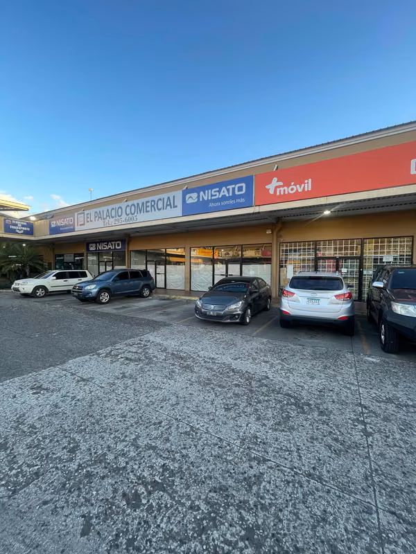 LA DOÑA ALQUILO 200 M2 $5,200 PLANTA BAJA