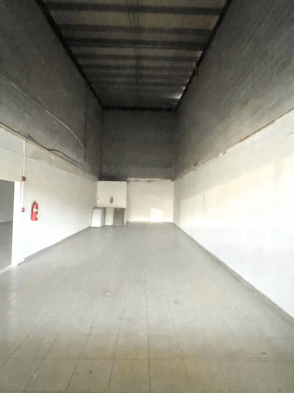 LA DOÑA ALQUILO 200 M2 $5,200 PLANTA BAJA