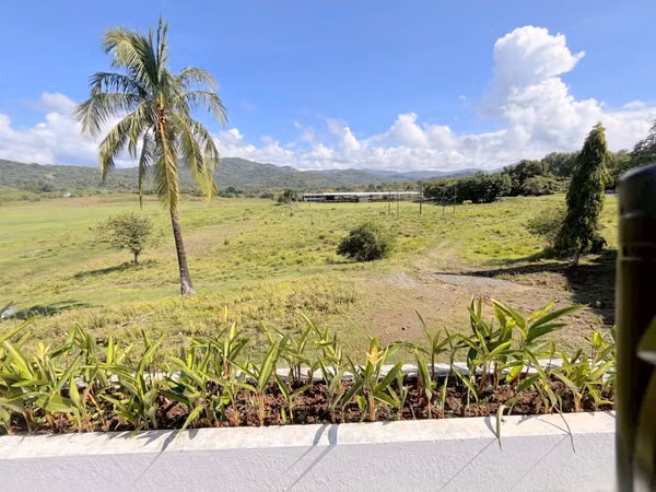 SE VENDE CASA en la HACIENDA COUNTRY CLUB - CERRO AZUL