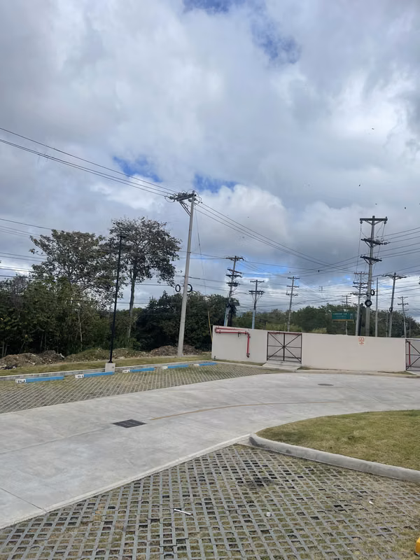 ALQUILO LOCALES COMERCIALES PH METRO CITY