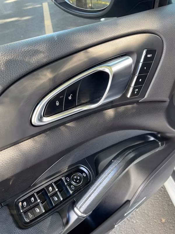 PORSCHE CAYENNE 2014 $17.900