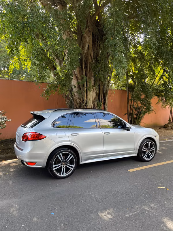PORSCHE CAYENNE 2014 $17.900