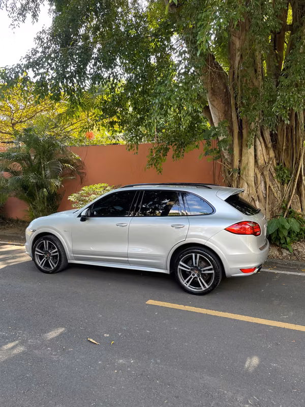 PORSCHE CAYENNE 2014 $17.900
