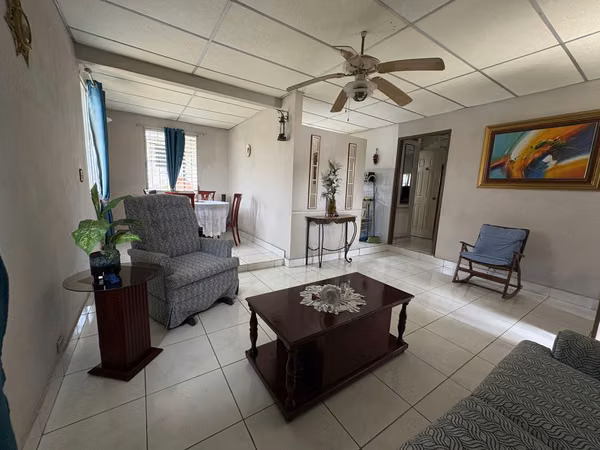 Venta de casa en Miraflores Betania