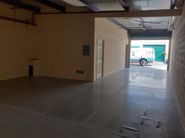 OFFICE SPACE FOR SALE IN A COMPLEX IN CALIDONIA...