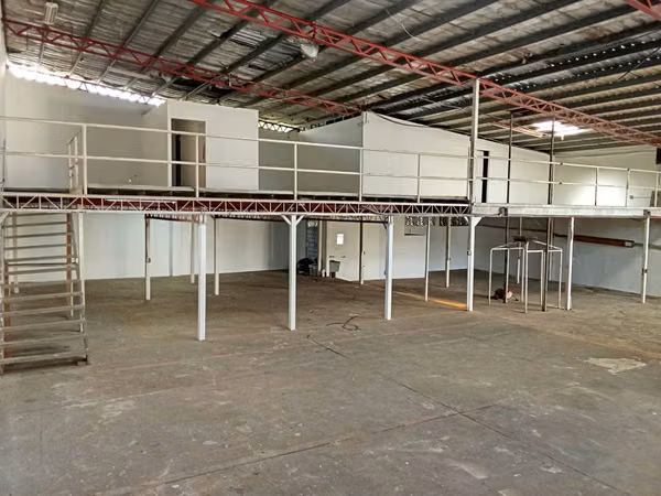 Deposit rental 600 mts2 in Ave. El Paical, Los Angeles