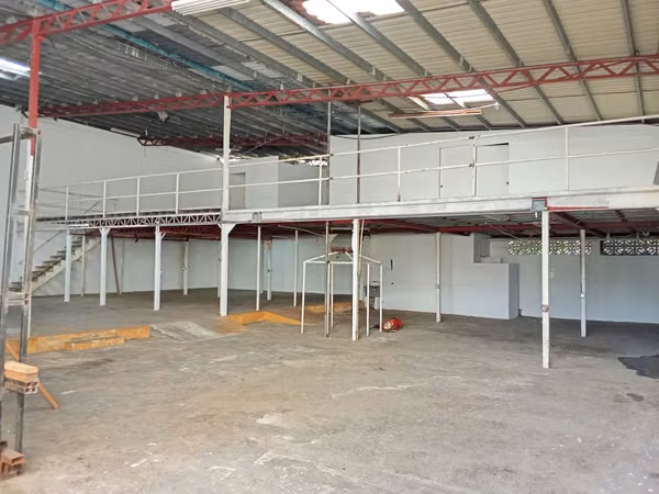 Deposit rental 600 mts2 in Ave. El Paical, Los Angeles