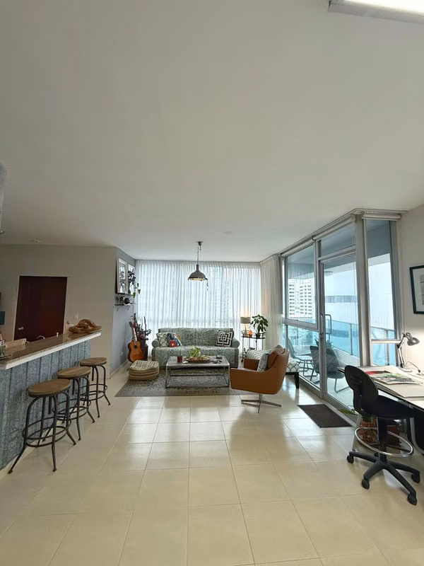 Venta de práctico y cómodo apartamento en Grandbay – Avenida Balboa