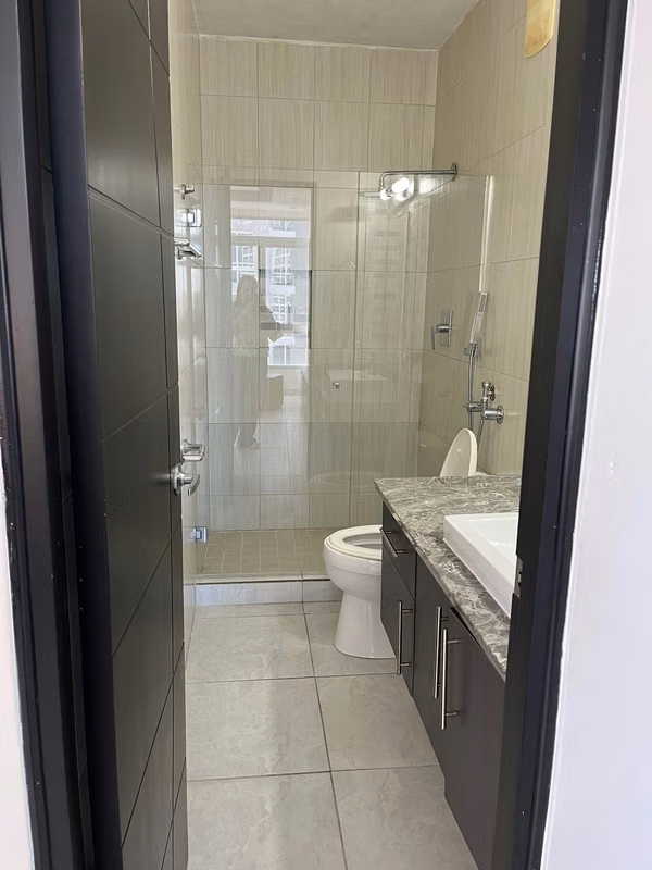 Apartment is sold in El Crajo / PH. Luxor / 147 m2 / 2 rec / 2.5 bathrooms / cbe / balcony