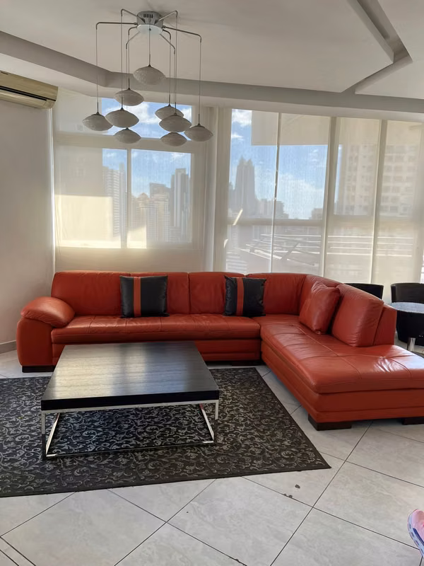 Apartment is sold in El Crajo / PH. Luxor / 147 m2 / 2 rec / 2.5 bathrooms / cbe / balcony