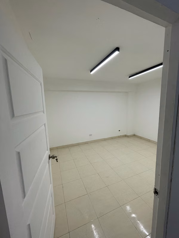 VIA ESPAÑA ALQUILA OFICINA  DE 270 M2 EN VIA ESPAÑA