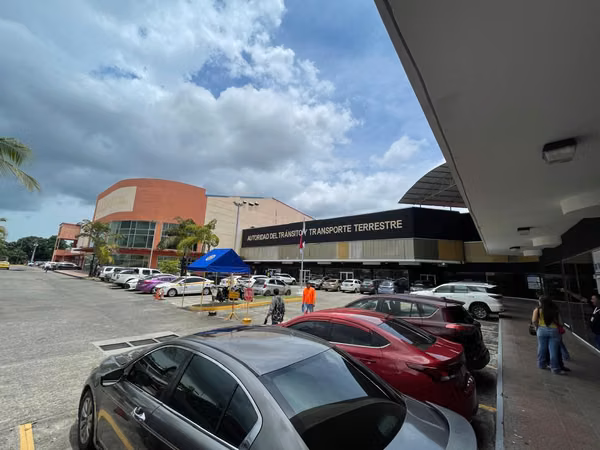 SE ALQUILA ICONICO EDIFICIO DESDE 1000 A  4500 M2