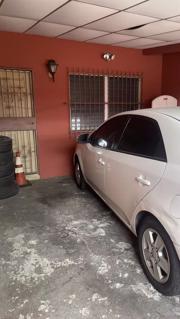 Sell Casa in Esquina Santa Clara Juan Diáz $150,000