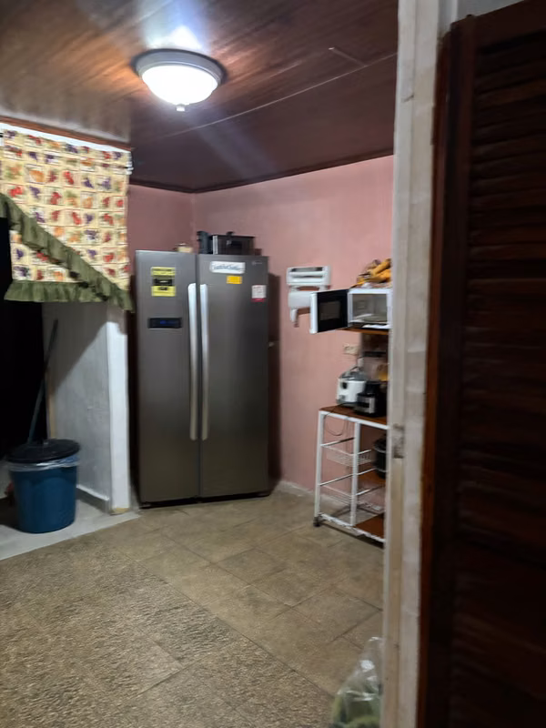 ¡OPORTUNIDAD ÚNICA! CASA REMODELADA EN ALTOS DEL CRISOL (CAMRO)
