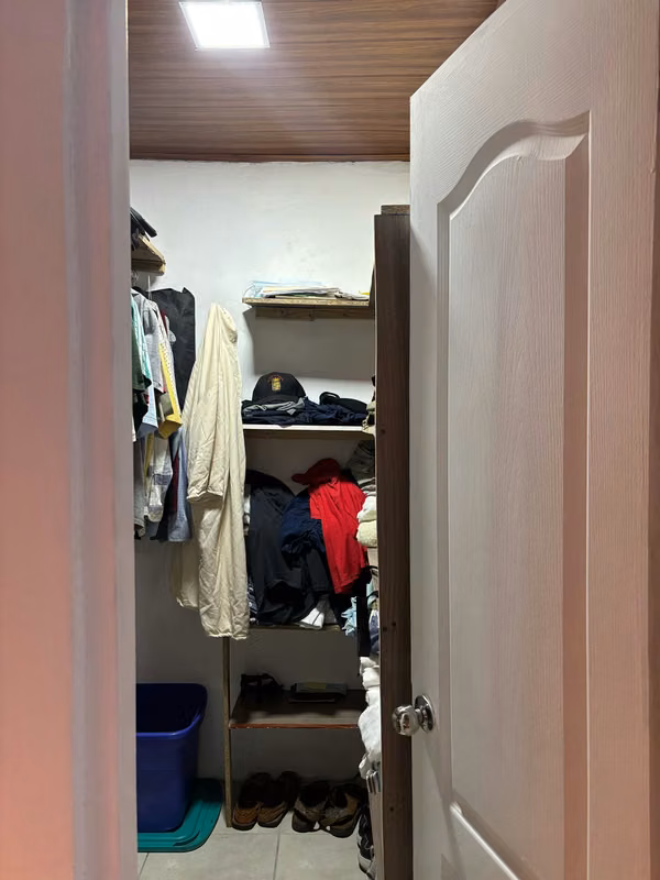 ¡OPORTUNIDAD ÚNICA! CASA REMODELADA EN ALTOS DEL CRISOL (CAMRO)
