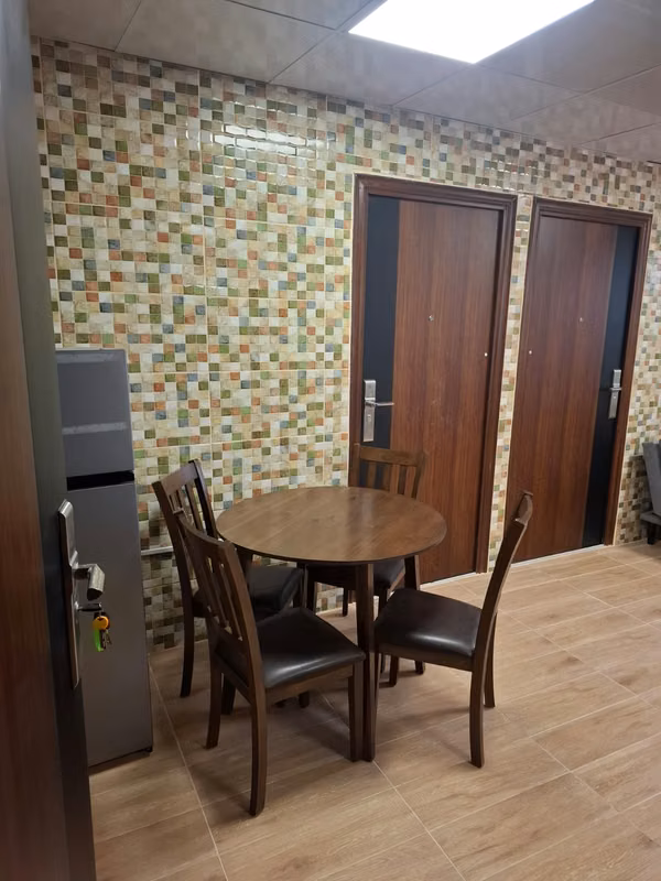 The Golden apartment studio $325 monthly, independent total, interested in writing Whatssap