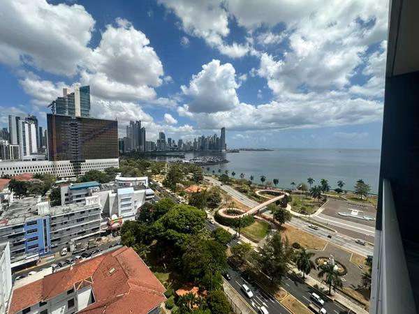 Moderno Apartamento Amoblado en Destiny – Avenida Balboa