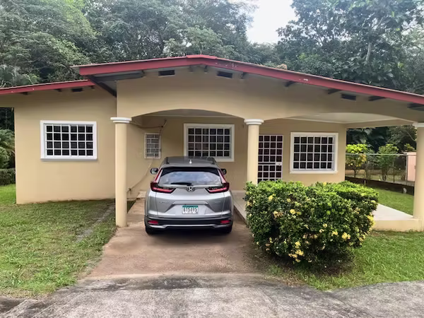 ALQUILO COMPLETAMENTE AMUEBLADA CASA EN DAVID