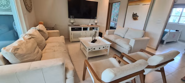 ALQUILO APARTAMENTO. BIJAO. GATUN. PLANTA BAJA. PLAYA. GOLF. PADEL.