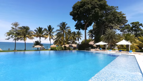 ALQUILO APARTAMENTO. BIJAO. GATUN. PLANTA BAJA. PLAYA. GOLF. PADEL.