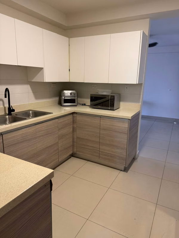FOR RENT – PH BALBOA BAY, 3 bedrooms furnished apartment.