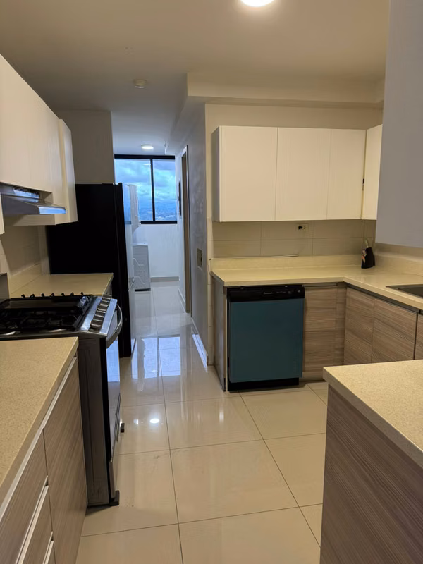 FOR RENT – PH BALBOA BAY, 3 bedrooms furnished apartment.